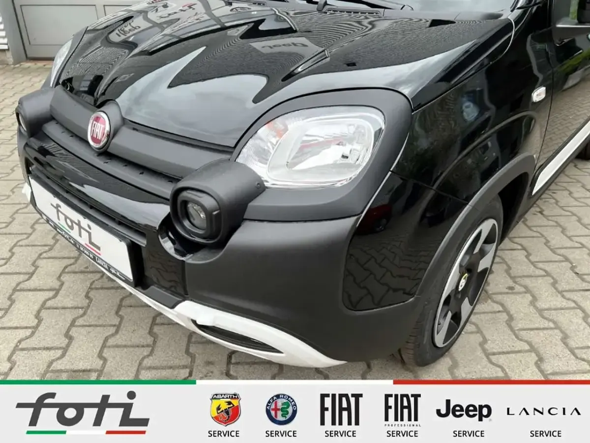 Neu Fiat Panda Cross Cross 65 PS (47 kW) 2026 Cinema schwarz Kleinwagen