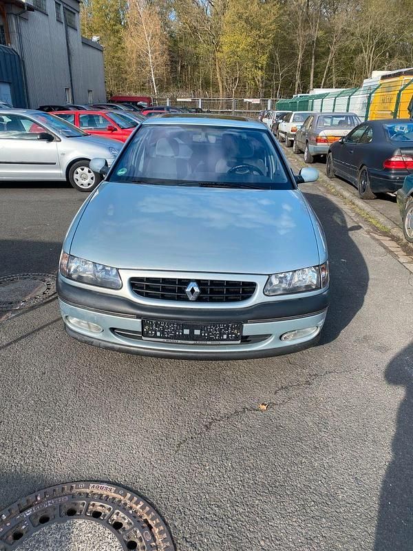 Gebraucht Renault Safrane 136 PS (100 kW) 2000 Silber Kleinwagen