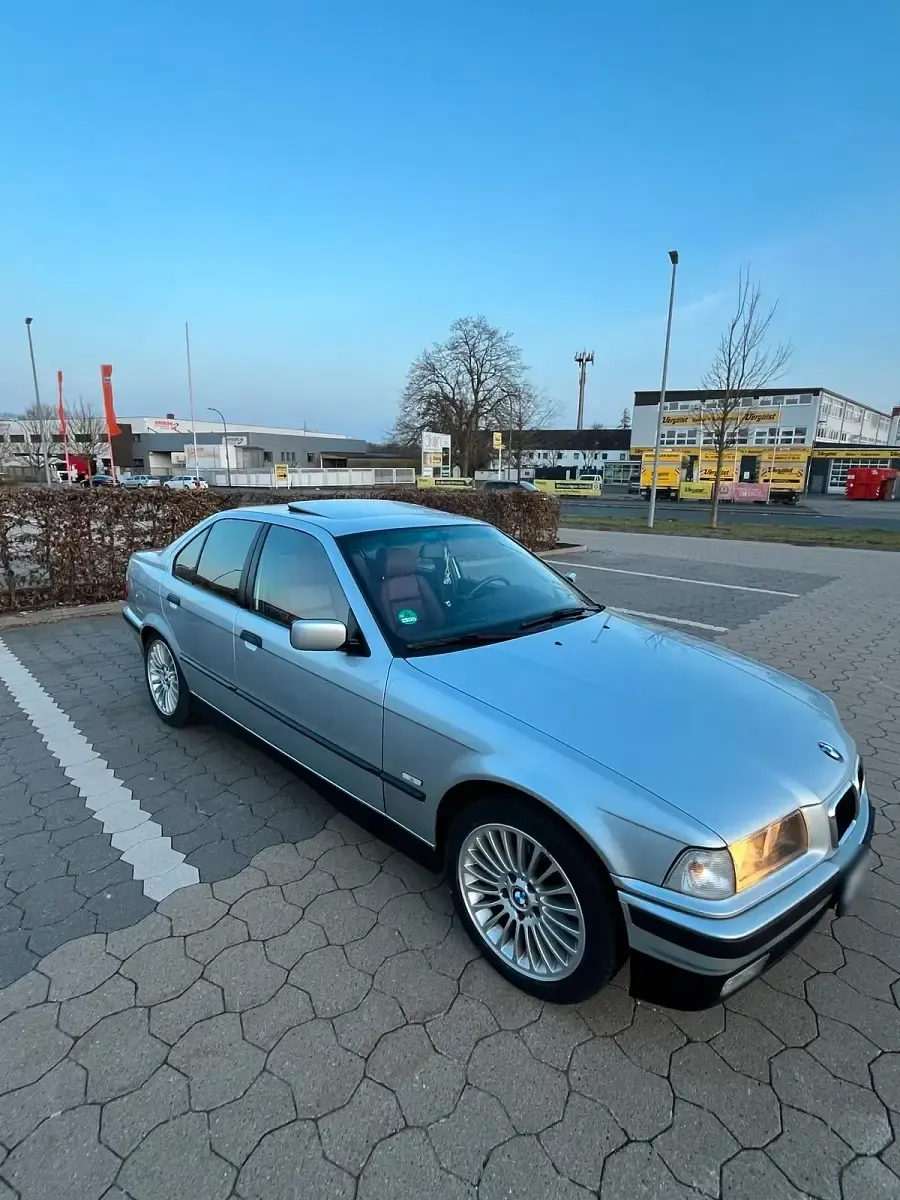 Gebraucht BMW 320 150 PS (110 kW) 1997 Grau Limousine