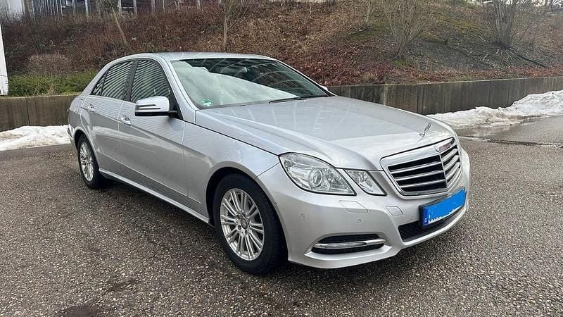 Gebraucht Mercedes E200 Avantgarde 136 PS (100 kW) 2012 Silber Limousine
