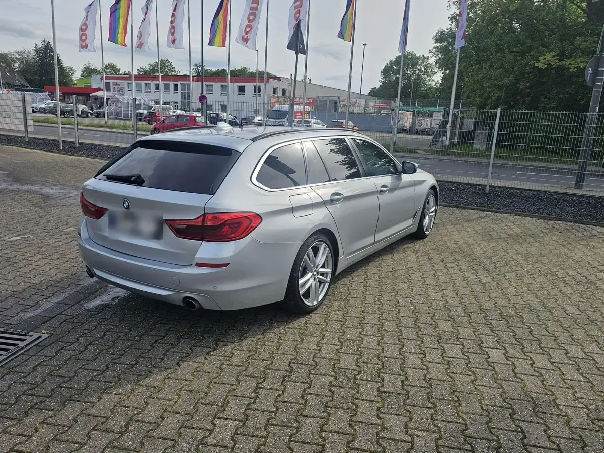 Gebraucht BMW 530 Comfort Edition 300 PS (220 kW) 2018 Grau Kombi