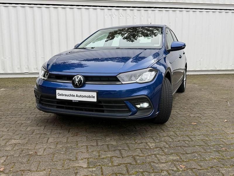 Blau Gebraucht 2023 VW Polo Life Limousine | 16.699 € (Fairer Preis) - Bild 1/4