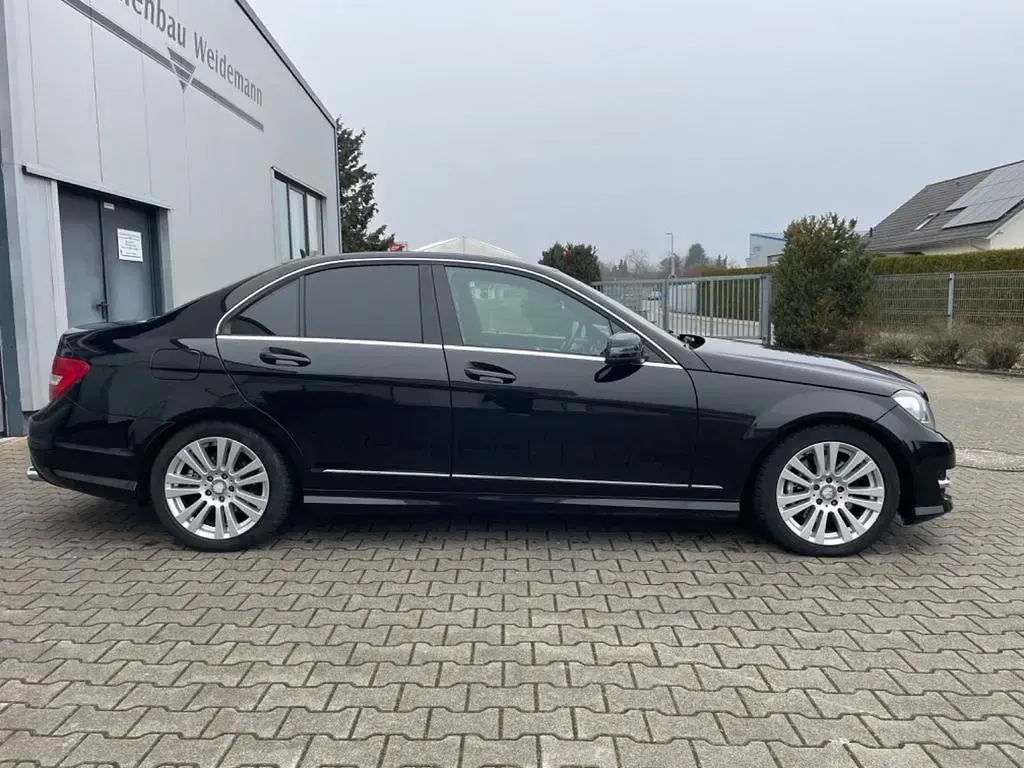 Gebraucht Mercedes C350 265 PS (194 kW) 2011 Schwarz Limousine
