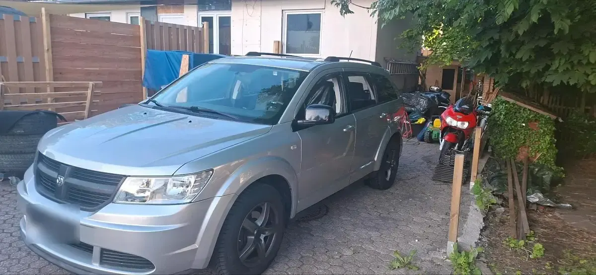 Gebraucht Dodge Journey 174 PS (127 kW) 2010 Silber SUV