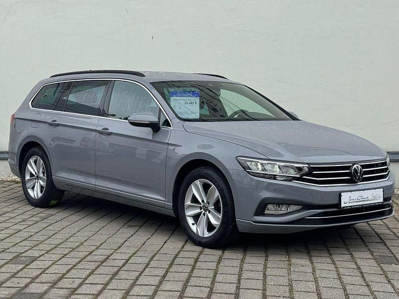 Gebraucht VW Passat Business 200 PS (147 kW) 2023 Mondsteingrau Kombi