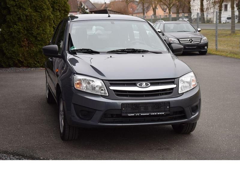 Second-hand Lada Granta 98 CP (72 kW) 2017 Gri Berlinǎ