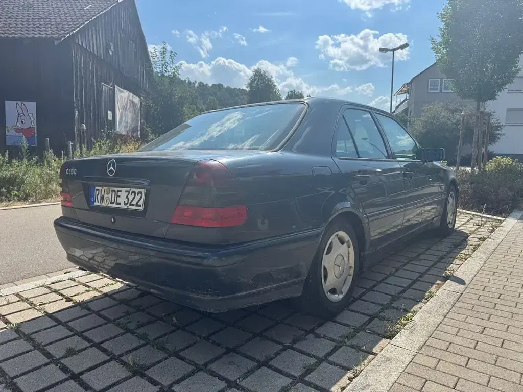 Gebraucht Mercedes C180 122 PS (89 kW) 1997 Blau Limousine