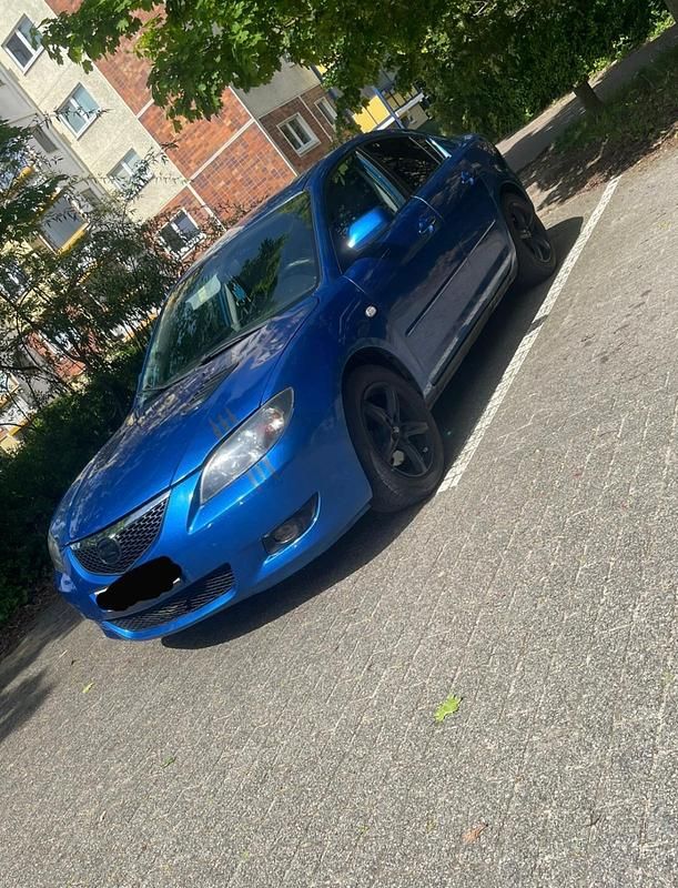 Blau Gebraucht 2004 Mazda 3 Limousine | 2.200 € (Etwas zu teuer) - Bild 1/4
