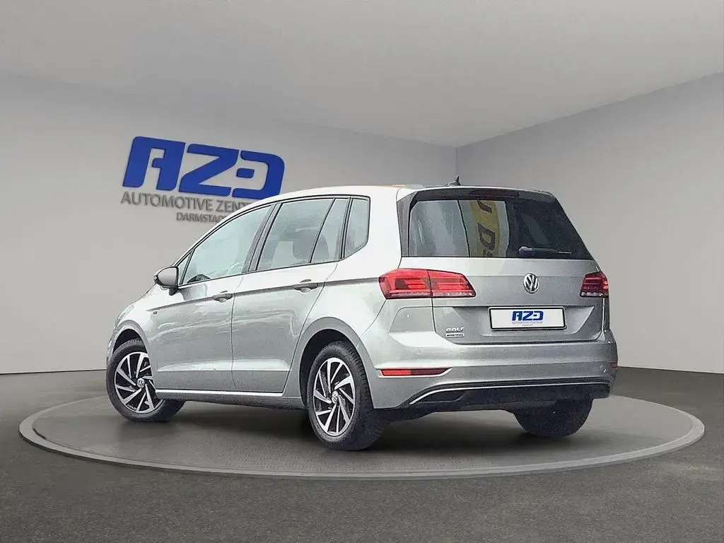Używany VW Golf VII Join 131 KM (96 kW) 2019 Srebrny Sedan/Limuzyna