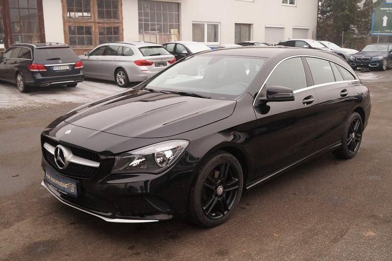Gebraucht Mercedes CLA200 136 PS (100 kW) 2018 Schwarz Limousine