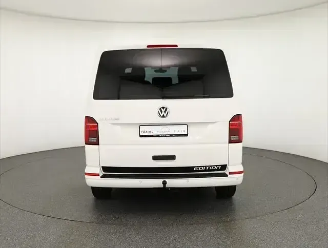 Used VW Multivan 150 HP (110 kW) 2021 White Minivan