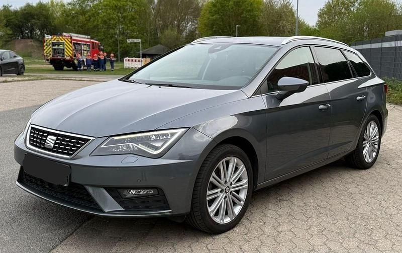 Usado Seat Leon 150 HP (110 kW) 2018 Cinzento Carrinha