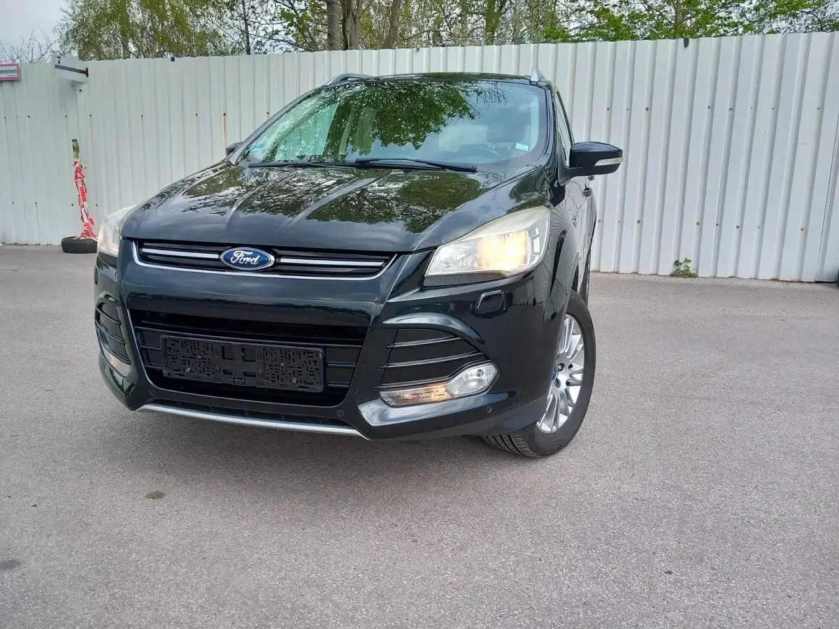 Używany Ford Kuga Individual 140 KM (102 kW) 2014 Czarny SUV