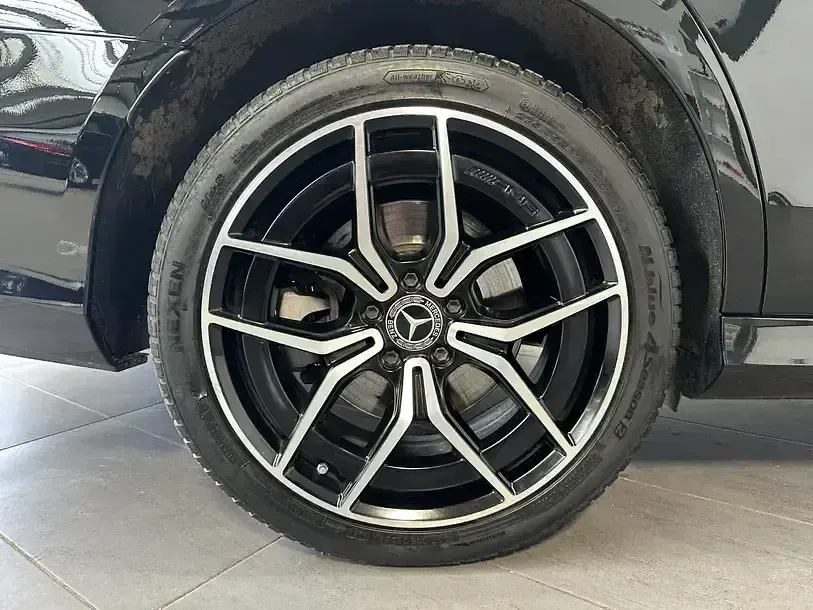 Second-hand Mercedes E300 AMG line 306 CP (225 kW) 2021 Negru Berlinǎ