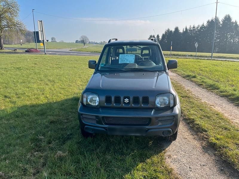 Second-hand Suzuki Jimny 86 CP (63 kW) 2011 Maro SUV