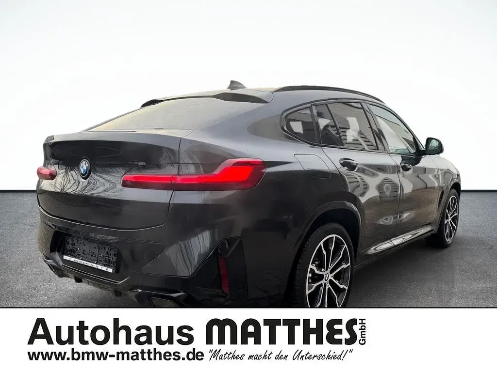 Gebraucht BMW X4 Efficient Dynamics 245 PS (180 kW) 2024 Grau SUV