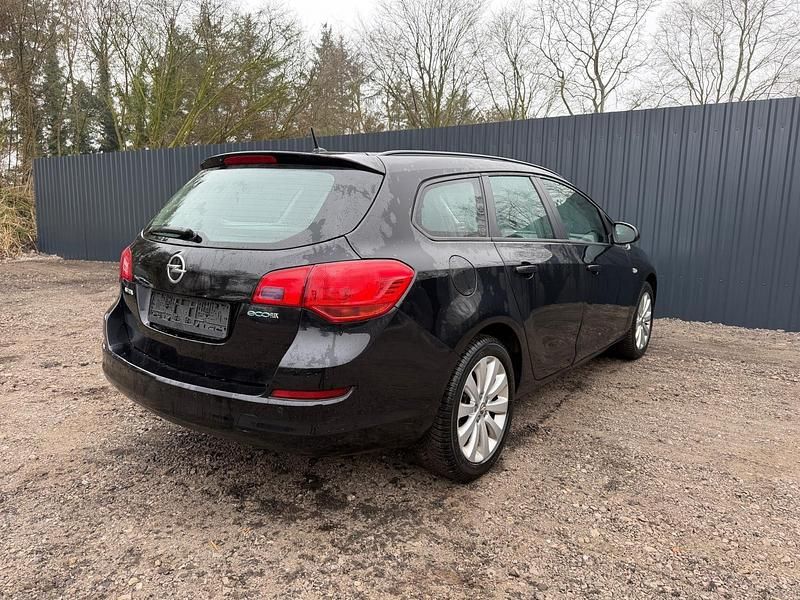 Gebraucht Opel Astra Edition 101 PS (74 kW) 2011 Schwarz Kombi