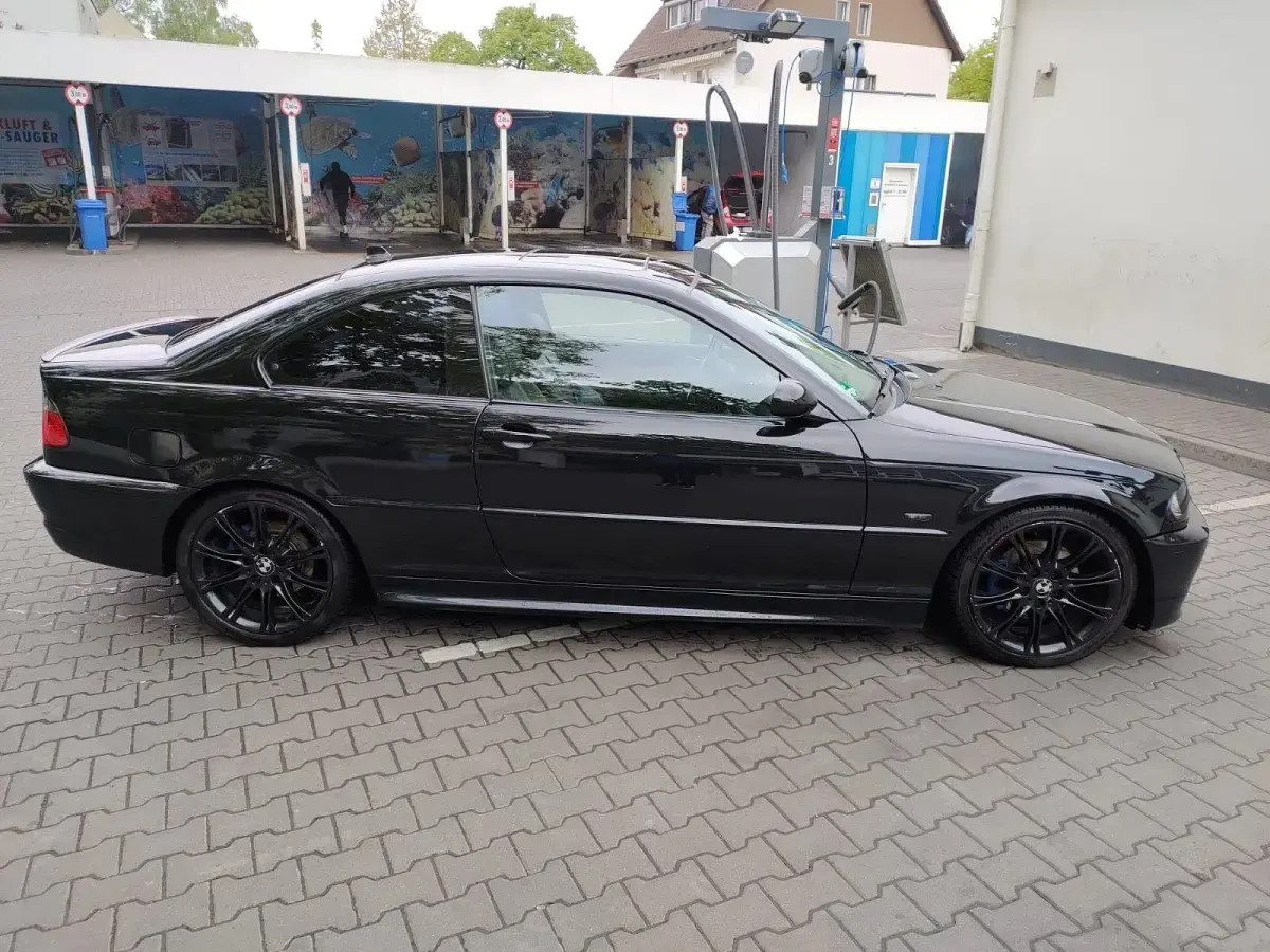 Gebraucht BMW 325 197 PS (144 kW) 2001 Schwarz Coupé