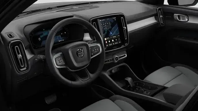 Neu Volvo XC40 Plus 197 PS (144 kW) 2026 Schwarz SUV
