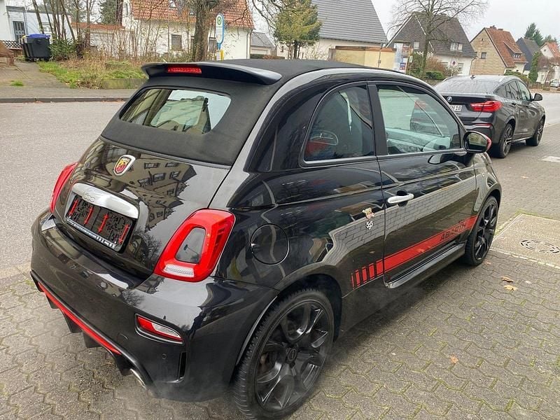 Usado Abarth 500C 145 HP (106 kW) 2018 Preto Cabrios
