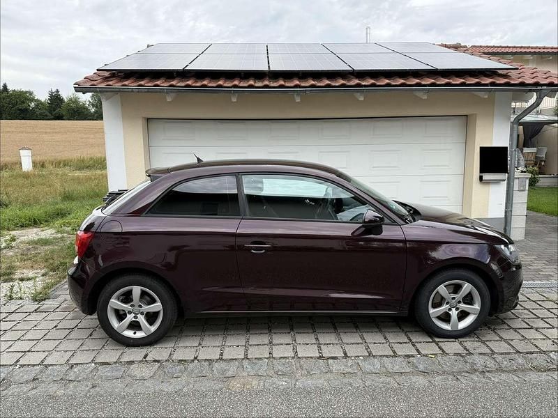 Gebraucht Audi A1 Ambition 122 PS (89 kW) 2011 Violett Kleinwagen