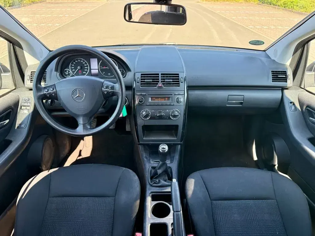 Gebraucht Mercedes A160 82 PS (60 kW) 2011 Grau Kleinwagen