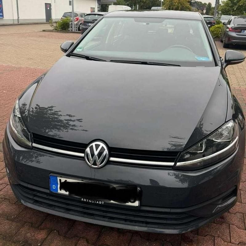 Gebraucht VW Golf VII Join 86 PS (63 kW) 2018 Grau Limousine