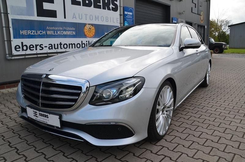 Iridiumsilber metalliclack Gebraucht 2016 Mercedes E220 AMG Limousine | 28.990 € (Teuer) - Bild 1/4