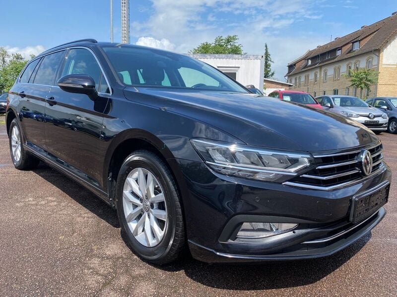 Gebraucht VW Passat Business 150 PS (110 kW) 2021 Blau Kombi