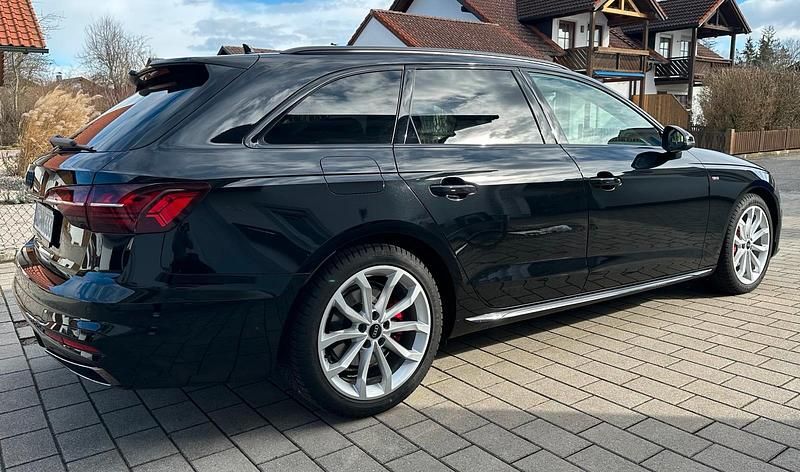 Gebraucht Audi A4 S-Line 204 PS (150 kW) 2023 Schwarz Kombi