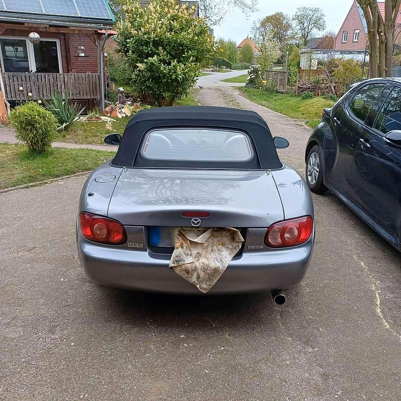 Second-hand Mazda MX5 110 CP (80 kW) 2004 Argintiu Cabrio