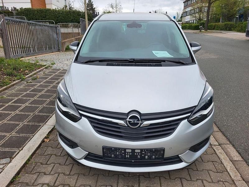 Silber Gebraucht 2018 Opel Zafira Tourer Edition Van / Kleinbus | 7.100 € (Guter Preis) - Bild 1/4