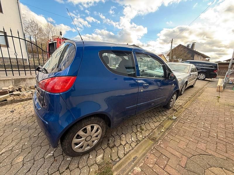 Gebraucht Mitsubishi Colt Motion 75 PS (55 kW) 2006 Blau Kleinwagen