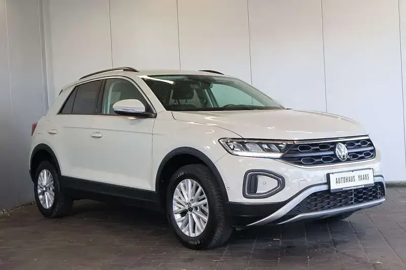 Usado VW T-Roc Life 150 HP (110 kW) 2024 Cinzento SUV