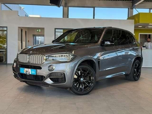 Spacegrau metallic Gebraucht 2017 BMW X5 M Performance SUV | 37.395 € (Fairer Preis) - Bild 1/4