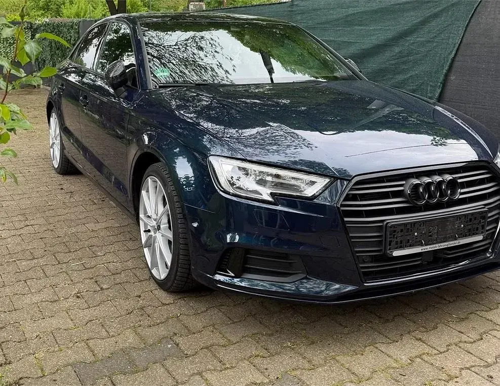 Gebraucht Audi A3 150 PS (110 kW) 2017 Blau Limousine