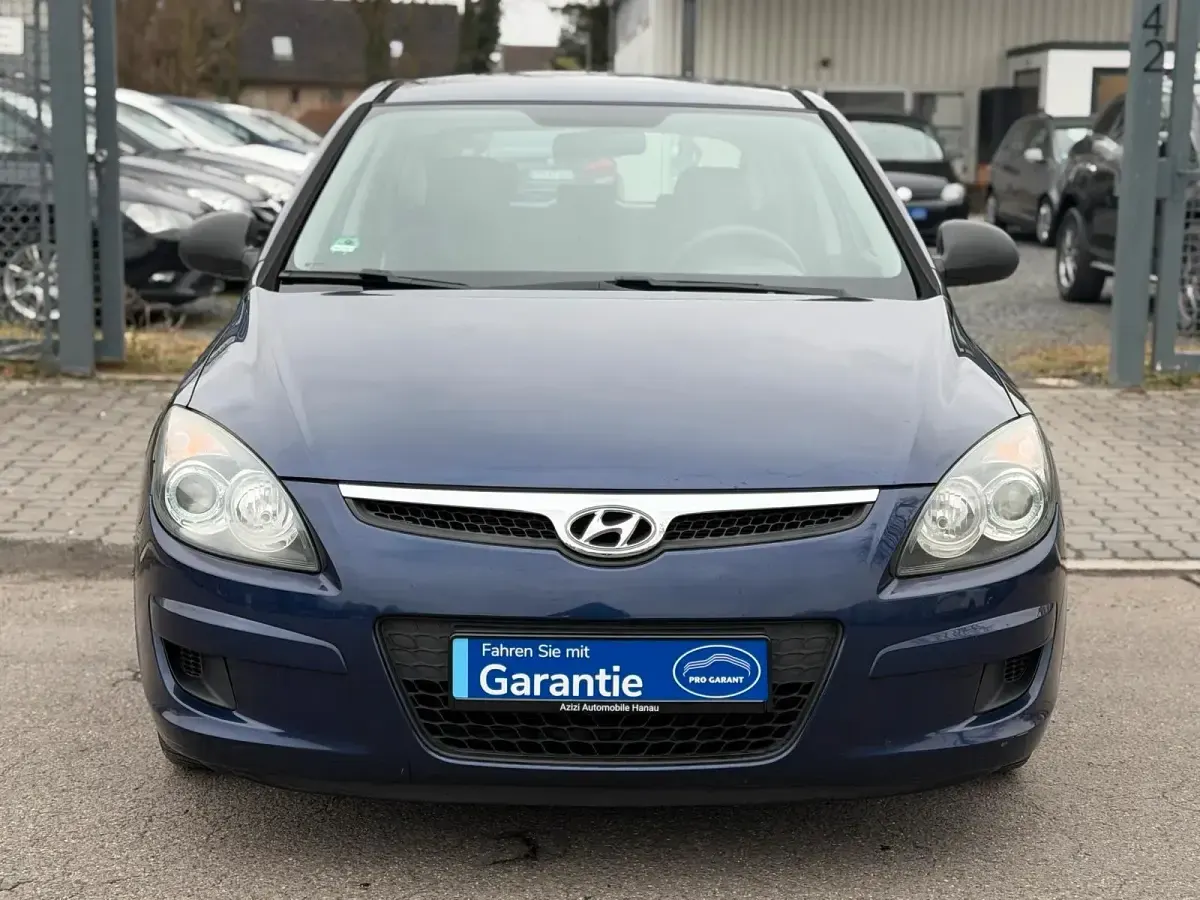 Gebraucht Hyundai i30 Edition+ 109 PS (80 kW) 2010 Blau Limousine