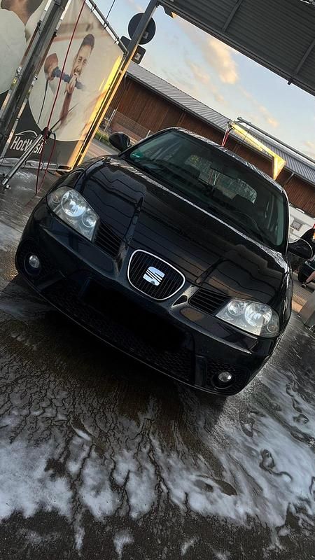 Schwarz Gebraucht 2007 Seat Ibiza Limousine | 600 € (Guter Preis) - Bild 1/4