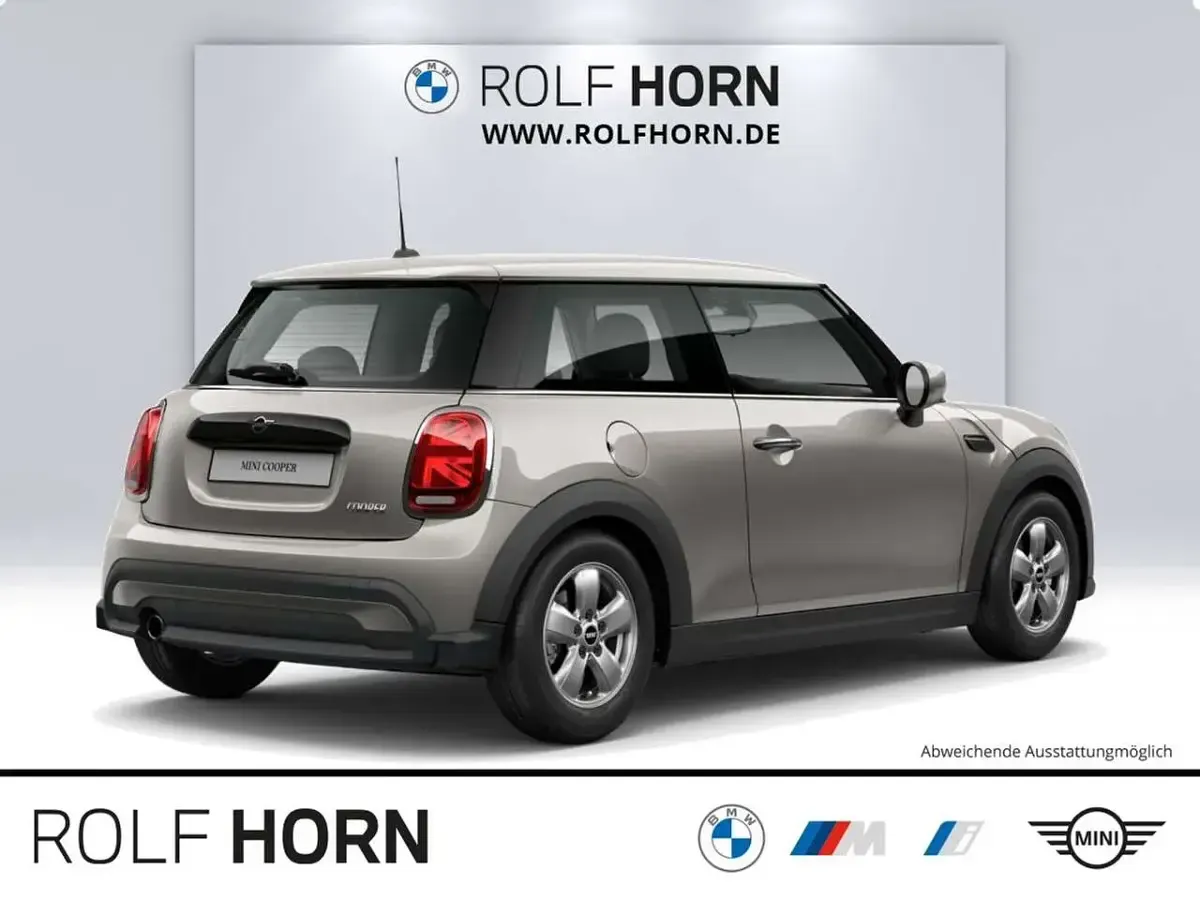 Gebraucht Mini Cooper Essential 136 PS (100 kW) 2023 Melting silver iii metallic Kleinwagen