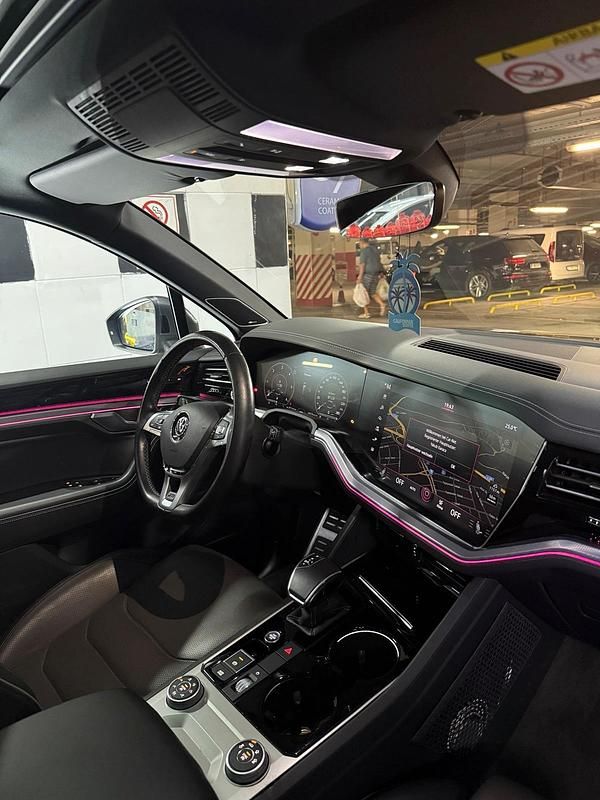 Gebraucht VW Touareg R-line 286 PS (210 kW) 2018 Grau SUV