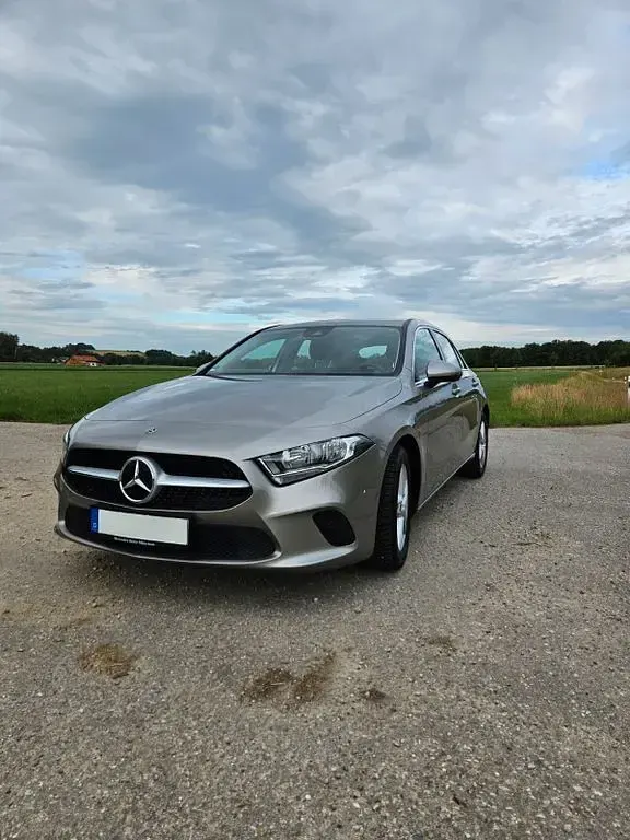 Gebraucht Mercedes A200 163 PS (119 kW) 2020 Silber Limousine