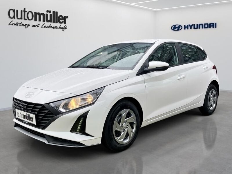 Weiß Neu 2025 Hyundai i20 Select Limousine | 18.588 € (Fairer Preis) - Bild 1/4