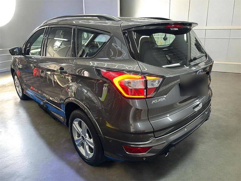 Gebraucht Ford Kuga ST-Line 242 PS (177 kW) 2018 Grau SUV