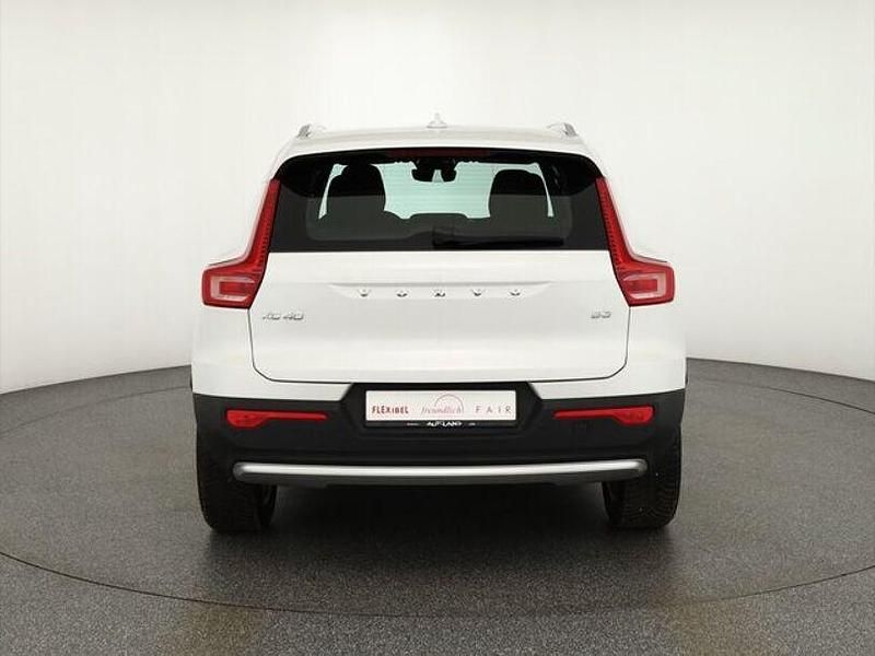 Gebraucht Volvo XC40 Core 163 PS (119 kW) 2024 Weiß SUV