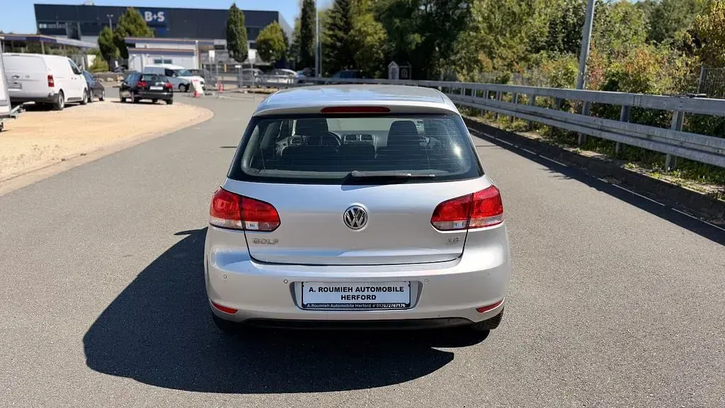 Gebraucht VW Golf VI 102 PS (75 kW) 2009 Silber Limousine