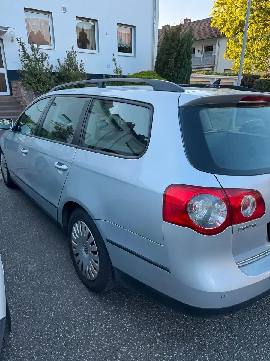 Usata VW Passat 140 CV (102 kW) 2009 Argento Station wagon