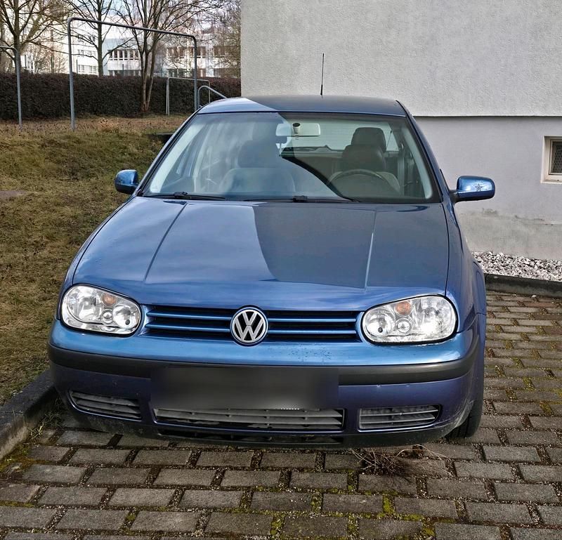Gebraucht VW Golf IV 75 PS (55 kW) 2002 Blau Kleinwagen
