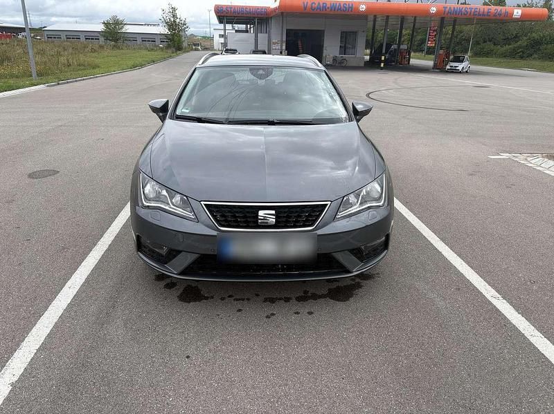 Grau Gebraucht 2018 Seat Leon ST Style Kombi | 12.000 € (Fairer Preis) - Bild 1/4