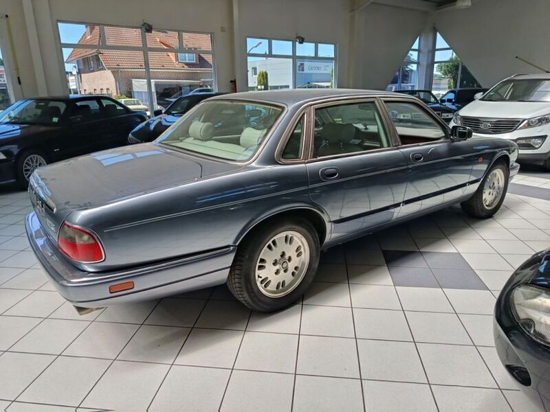 Gebraucht Jaguar XJ 241 PS (177 kW) 1996 Grau Limousine