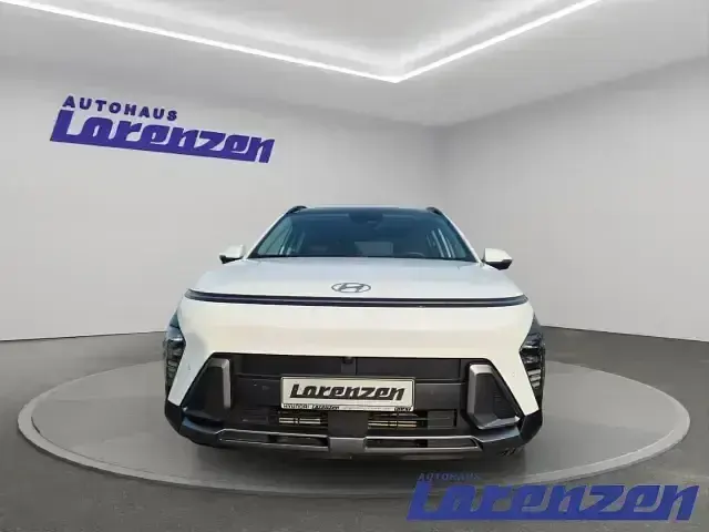 Gebraucht Hyundai Kona Prime 199 PS (146 kW) 2023 Atlas white / sol (weiss) SUV